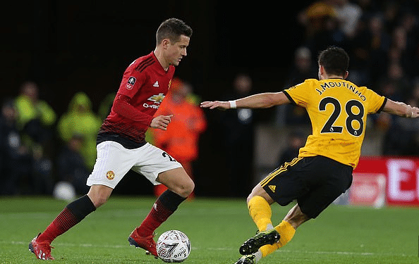 出极高的比 出极高的比